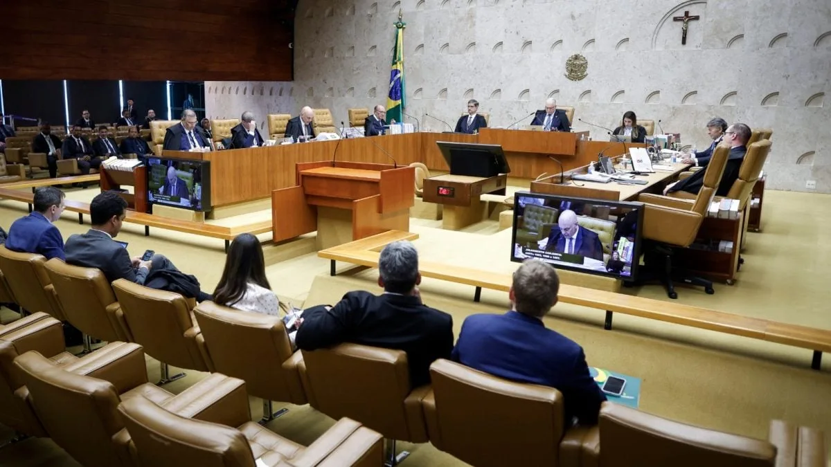 Ministros aposentados vão comparecer ao julgamento de Moraes
