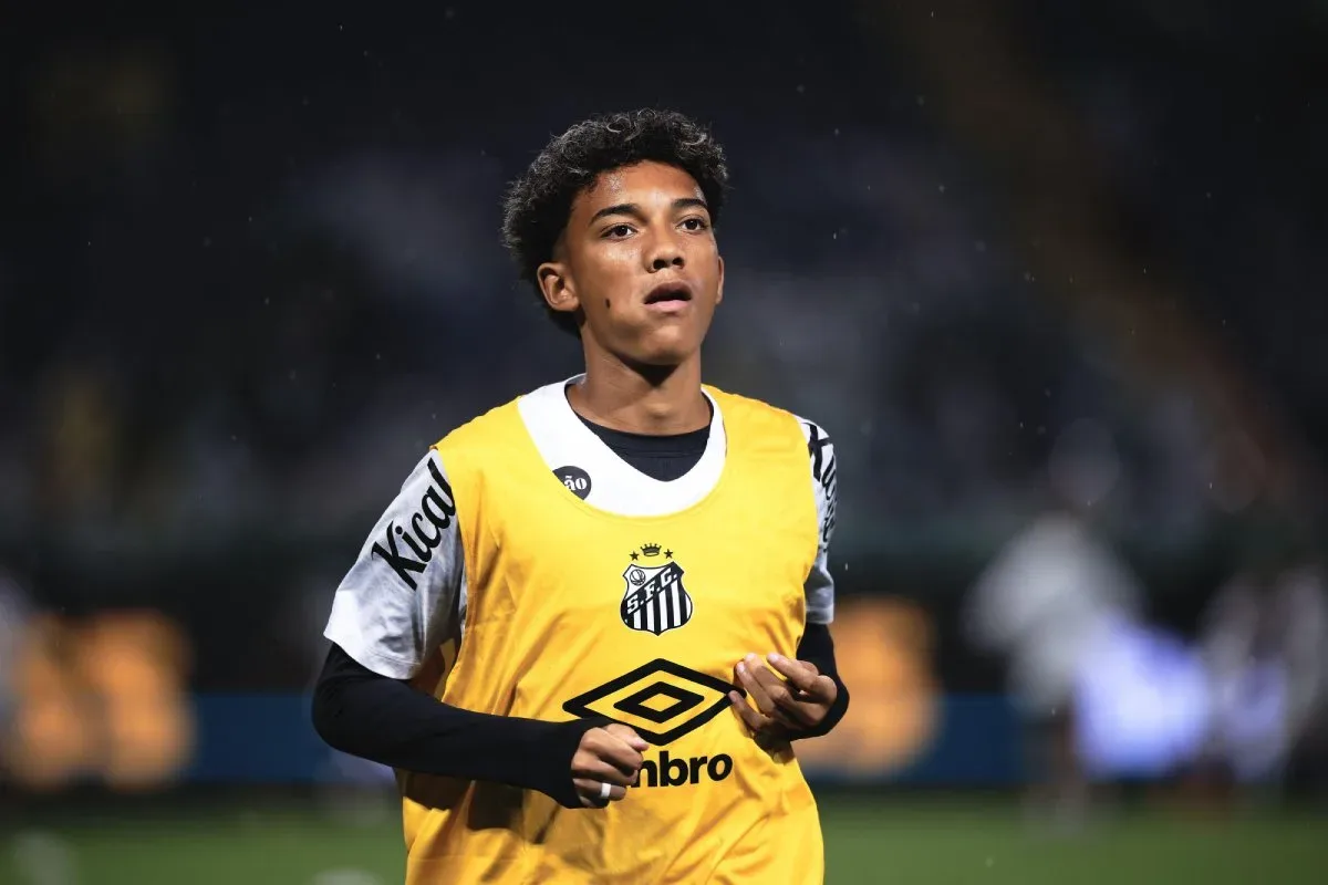 Sem jogar há mais de um mês, Robinho Jr. recebe sondagem da Itália para jogar nas seleções de base