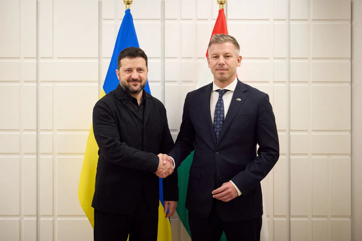 Hongrie-Ukraine : après l’ère Viktor Orban, Péter Magyar amorce un rapprochement avec Volodymyr Zelensky