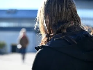 « Ma vie s’est comme éteinte » : sept ans après le viol de sa fille, Marlène « veut rester forte » avant le procès