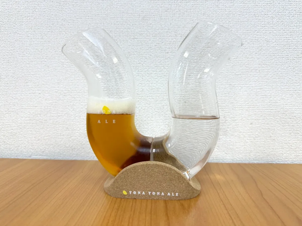 We tried Japan’s Wobbly Beer Glass that forces you to drink water, and it humbled us