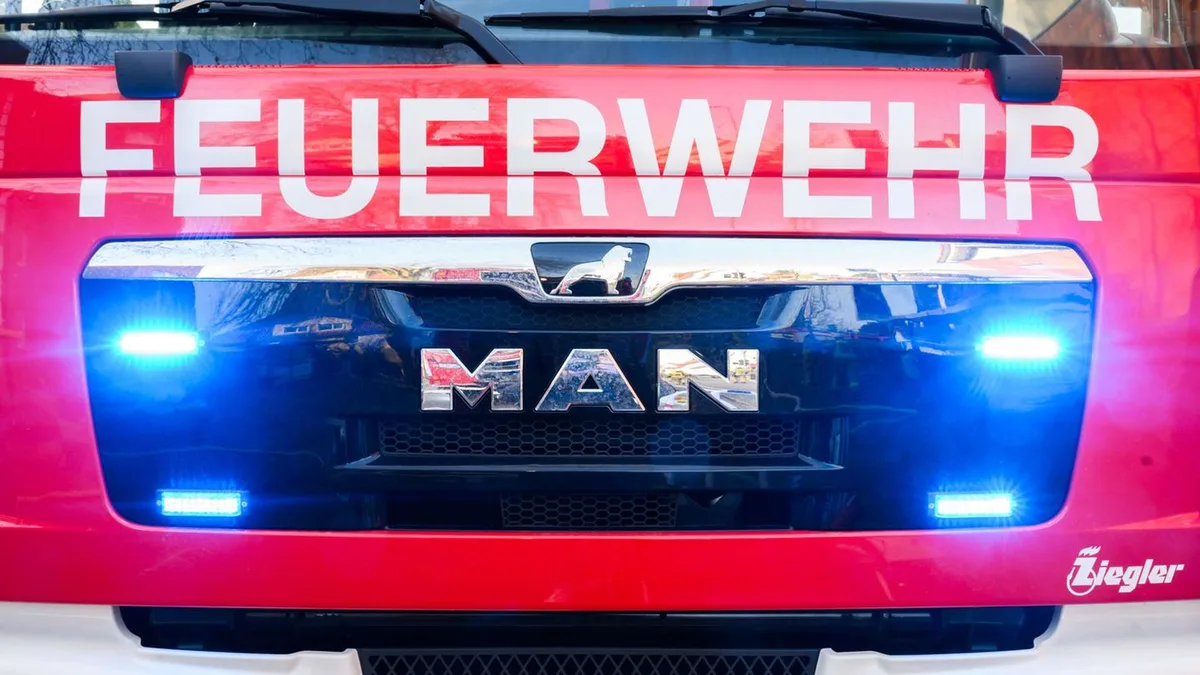 Feuerwehr-Einsatz: Häuser wegen beschädigter Erdgasleitung evakuiert