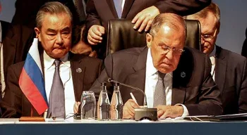 China e Rússia defendem maior coordenação estratégica antes da cimeira da APEC em novembro