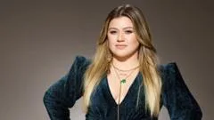 Brooklyn novelty shop reeling from 'surreal' row with Kelly Clarkson over mechanical bird