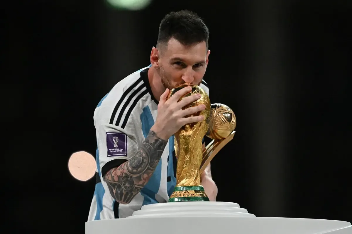 Messi anuncia aposentadoria da seleção argentina após 21 anos