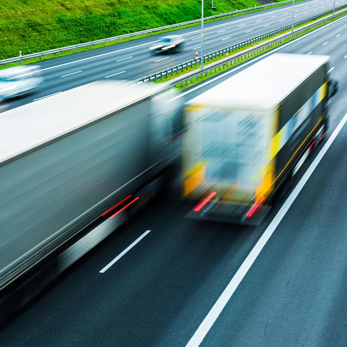 Wegen Niedrigwasser - LKW-Sonntagsfahrverbot bleibt in NRW bis Ende September ausgesetzt