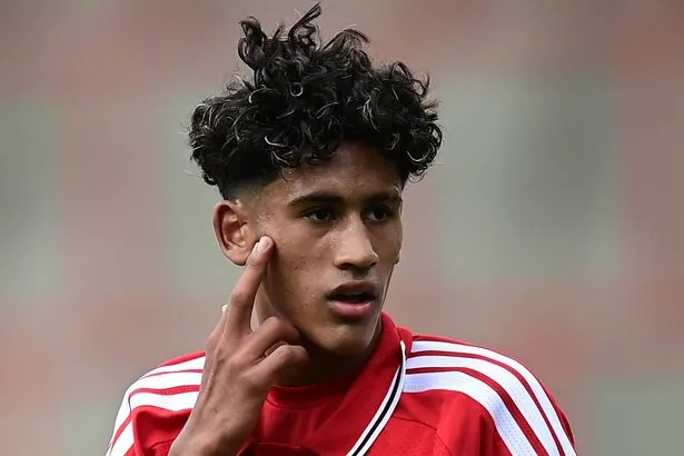 Man Utd eye JJ Gabriel reconciliation with new contract offer amid under £1m exit nightmare