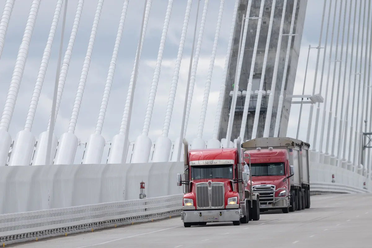 Ottawa to clamp down on labour violations in trucking sector