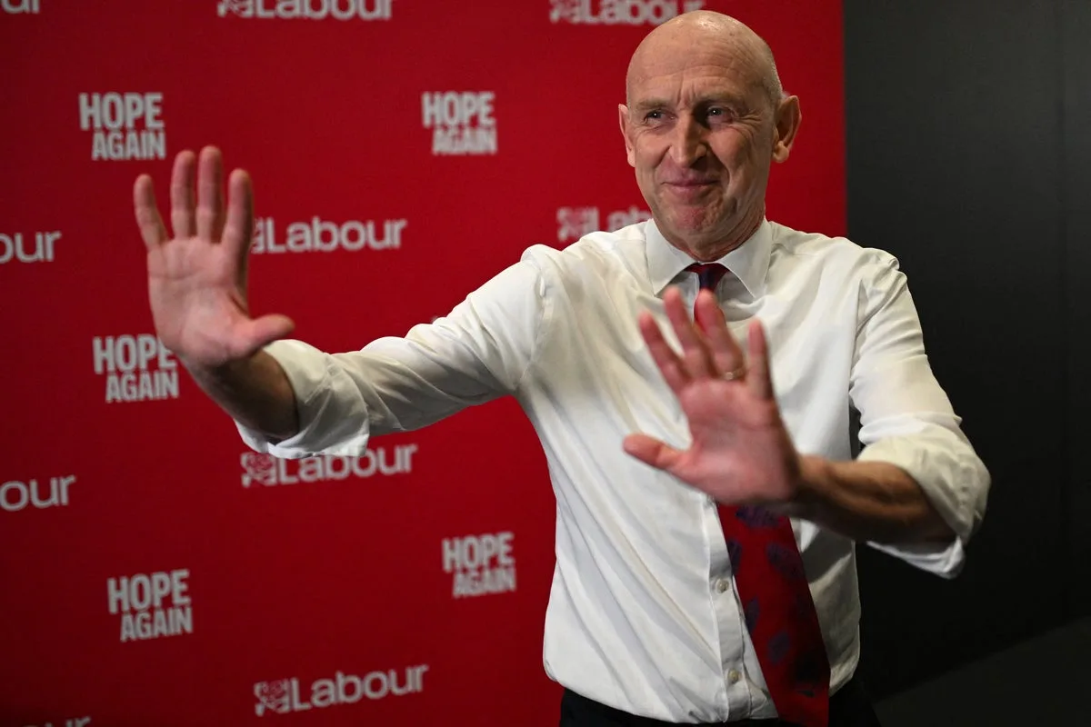 Healey backs Heathrow third runway for ‘jobs and growth’ in split from Burnham