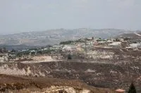 Israelenses tomam casas palestinas na Cisjordânia após cerco de colonos