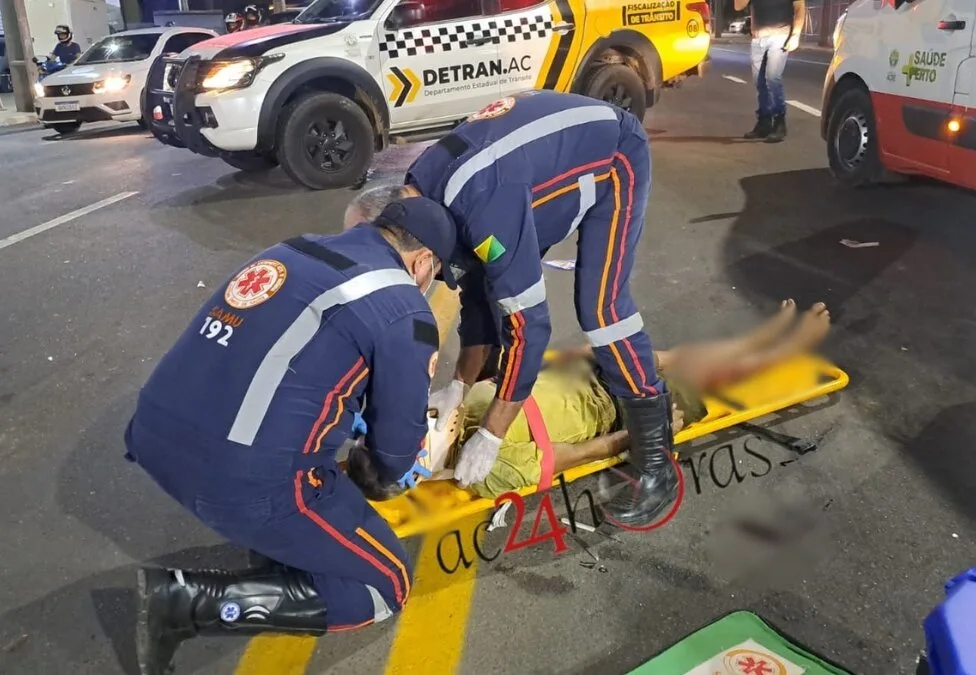Acidente com moto próximo a ‘bandeiraço’ deixa dois feridos