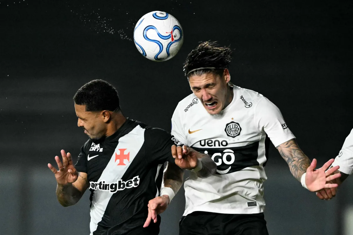 Veja fotos do duelo entre Vasco e Olimpia pelas oitavas da Sul-Americana