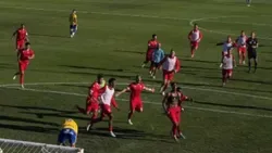 VÍDEO: Salgueiros surpreende o Estoril com golaço antes do meio-campo