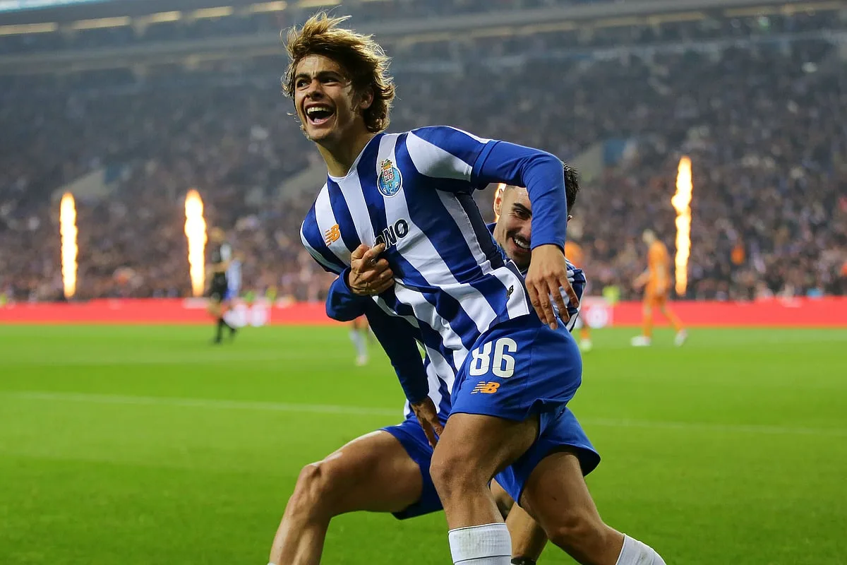 Rodrigo Mora prestes a chegar a Roma e FC Porto pode ter 50 milhões de euros à vista