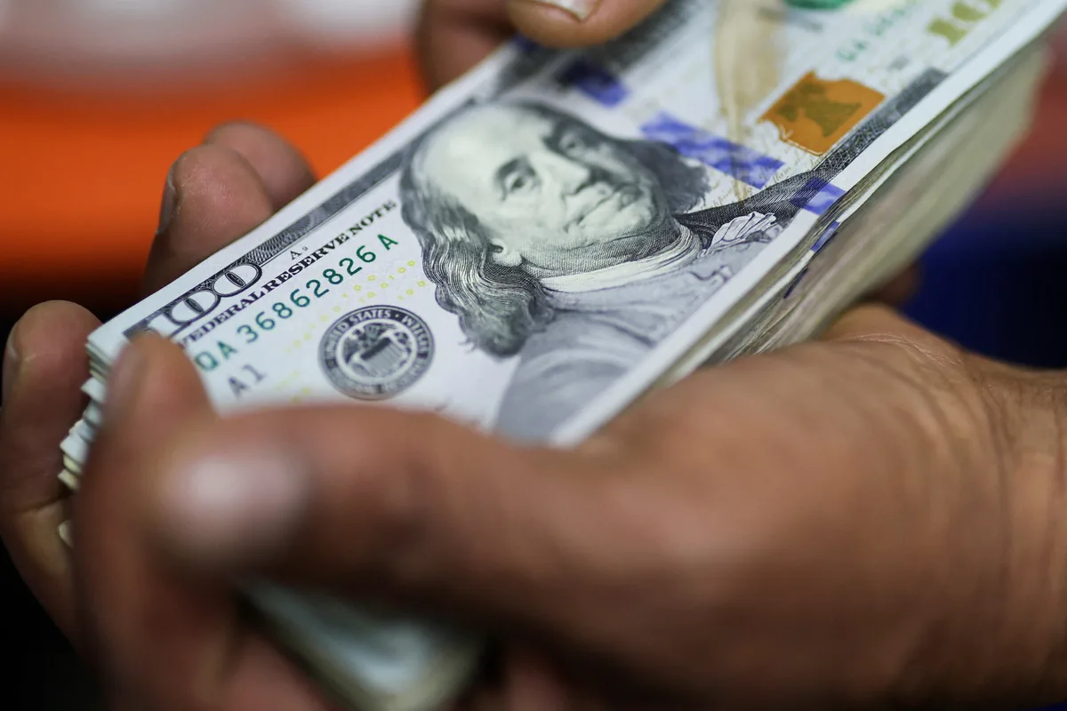 Se aceleró la demanda de dólares: los argentinos compraron la cifra más alta desde las elecciones de 2025