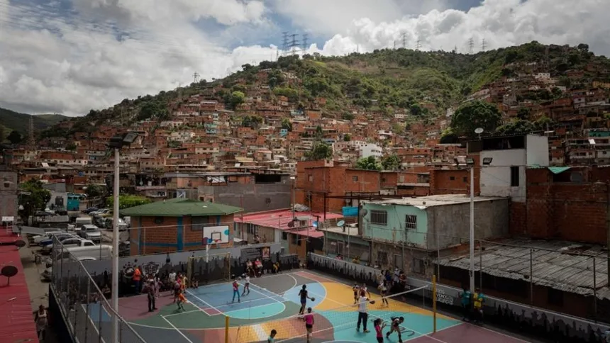 La ambiciosa propuesta de una arquitecto para transformar los barrios de Caracas