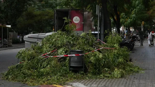 Tempestade causa um morto na Catalunha e destruição noutras regiões