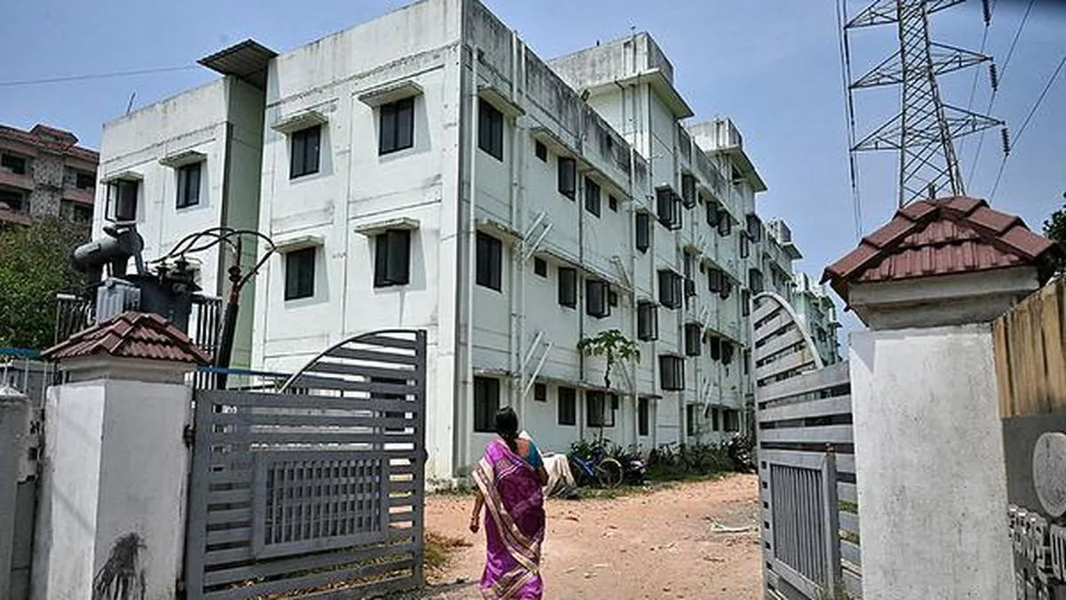 Families of P&T Apartment Complex spurn proposal for rehabilitation in Thuruthy Towers