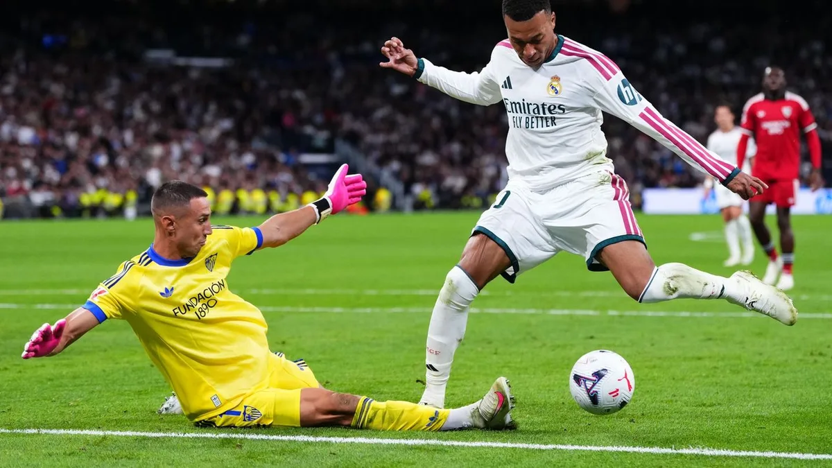 Fußball in Spanien: Mbappé trifft frech: Real Madrid siegt gegen Sevilla