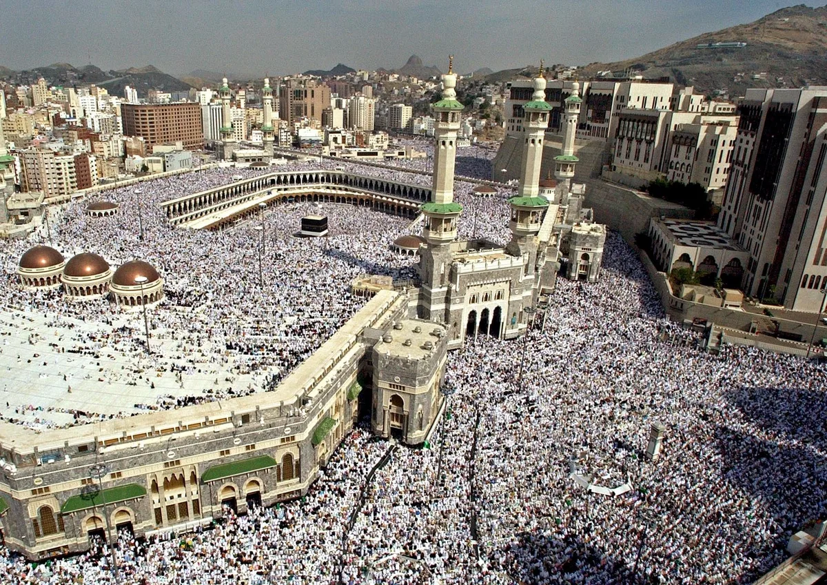 Houthis realizam novos ataques contra a Arábia Saudita, que emite alerta para Meca