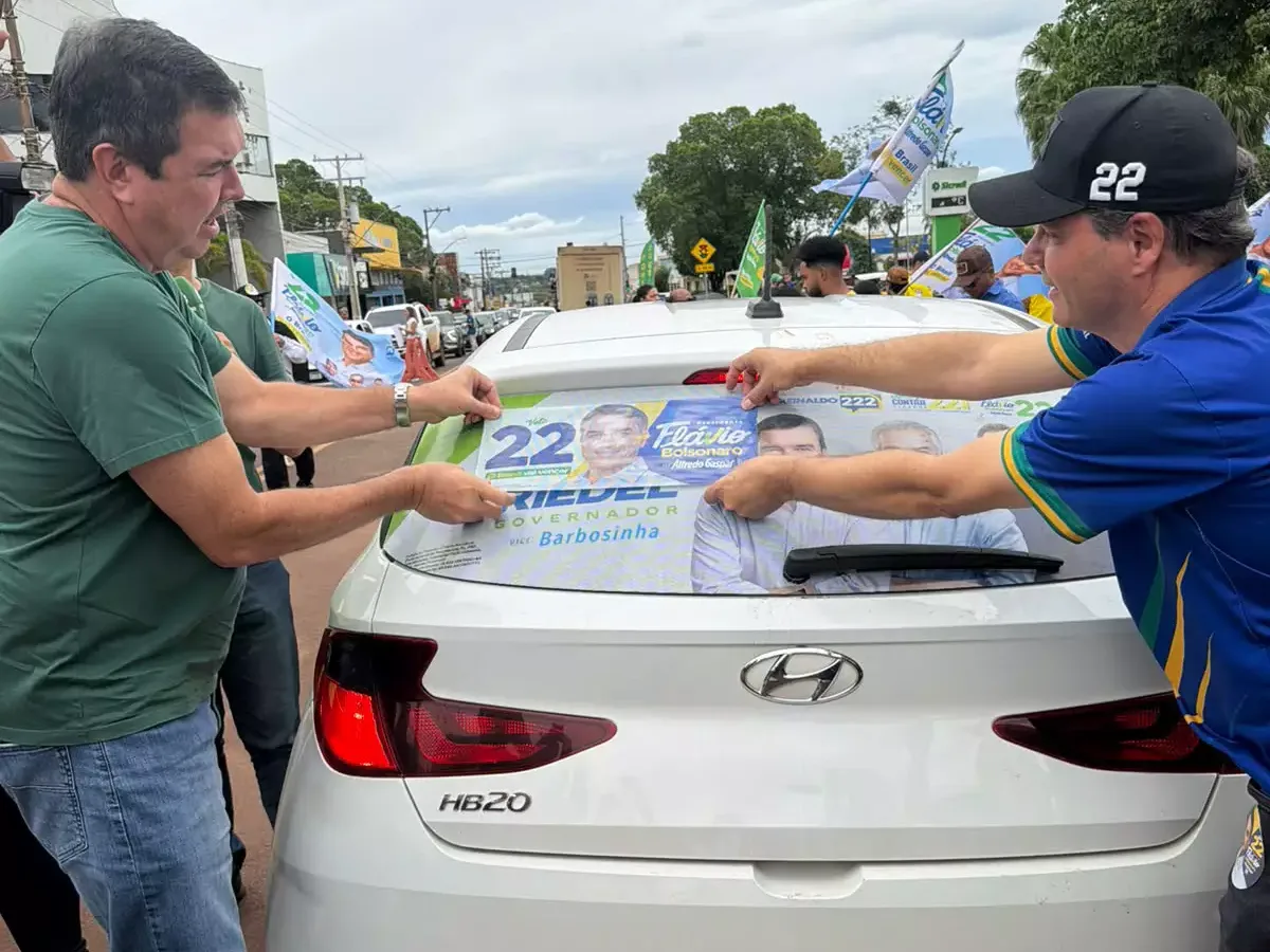 Riedel e Azambuja mobilizam interior de MS em campanha por Flávio Bolsonaro