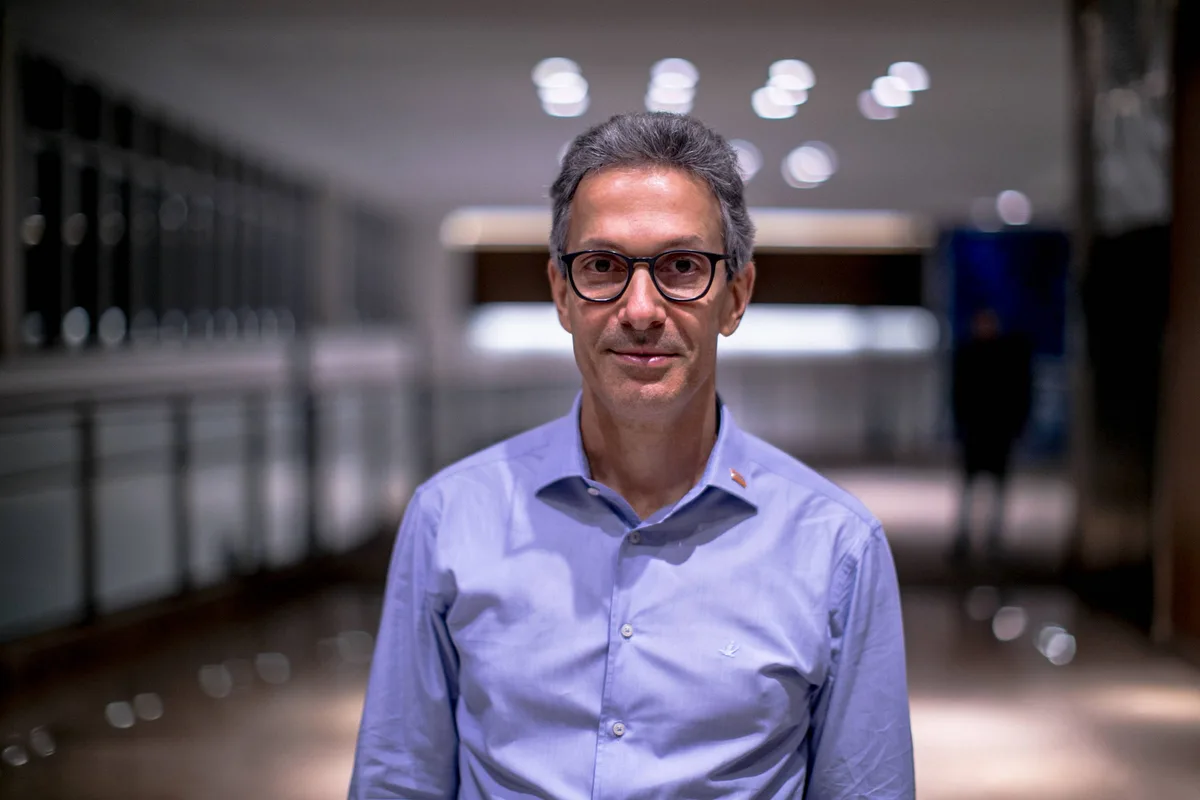 Zema desiste e amplia esvaziamento do primeiro debate presidencial na TV