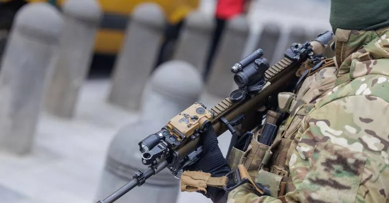 Militares nas ruas de Bruxelas contra o narcotráfico