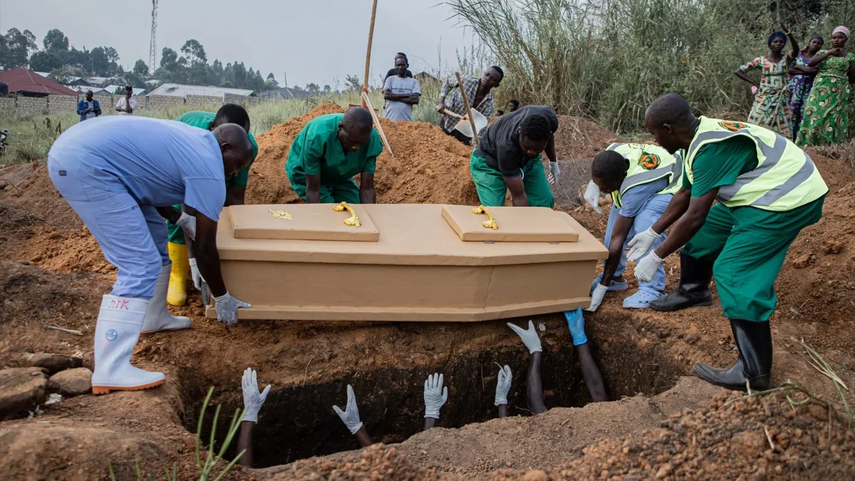 El drama del ébola en el Congo: dos niños se quedan sin padres o cuidadores cada día