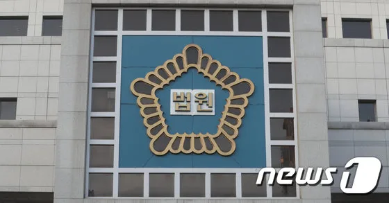 “성격 좀 고치자” 동창생 때려 숨지게 한 20대 징역 6년