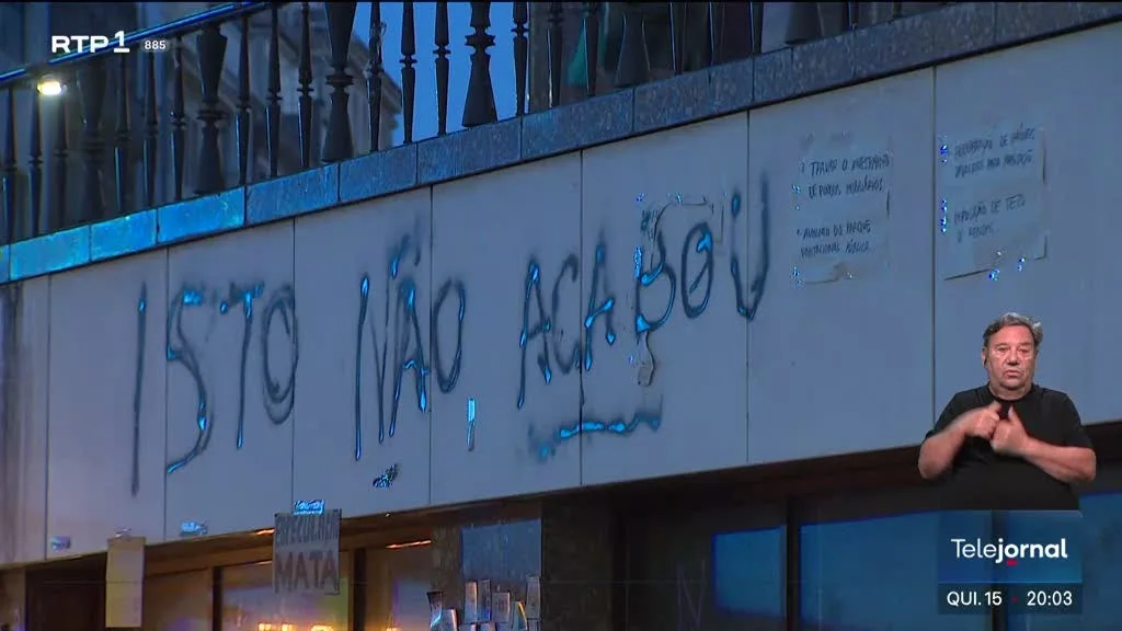 Intervenção policial contra protesto pela habitação no Porto faz 37 feridos