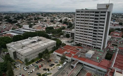 Padres denuncian negligencia y falta de higiene tras muerte de 10 bebés en hospitales de Guadalajara; podría haber más casos, aseguran