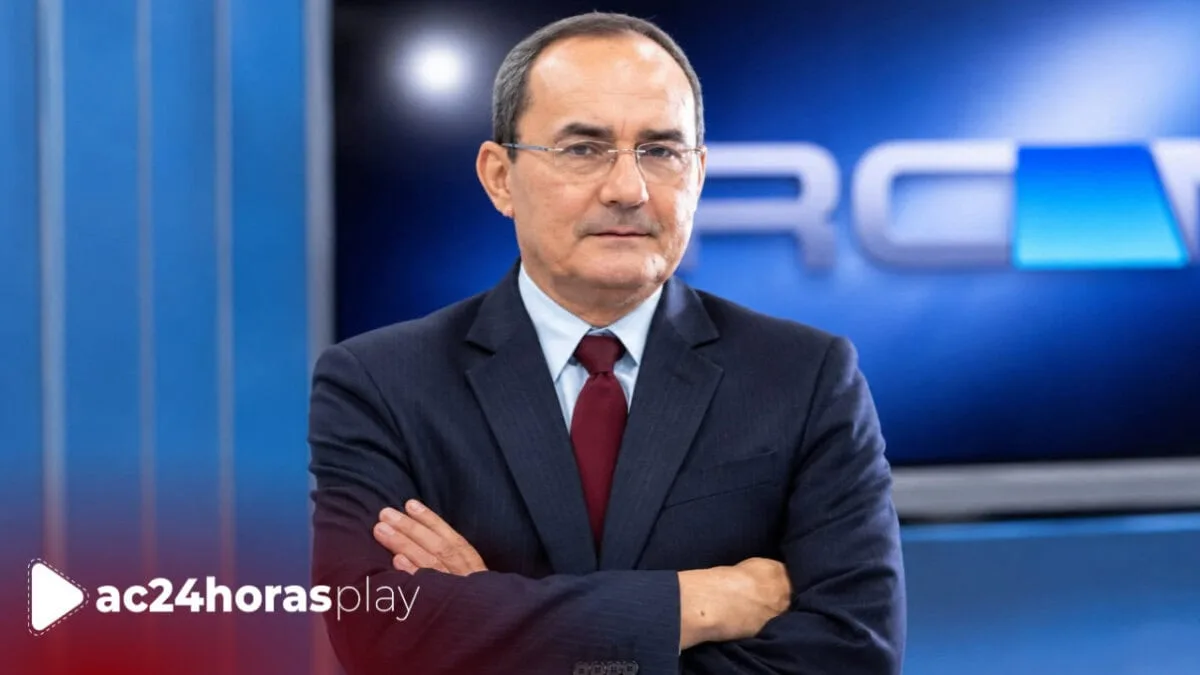 O ac24horas acompanha o cortejo e o sepultamento do jornalista Ayres Rocha