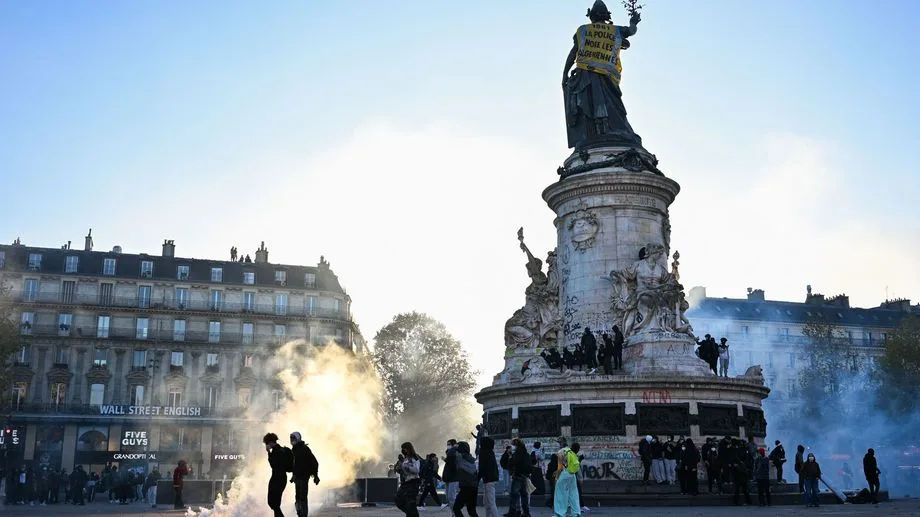 Paris : affrontements, tensions et pillages place de la République ce dimanche, la CRS 8 à nouveau déployée