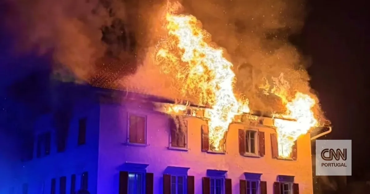 Oito feridos e cinco desaparecidos em incêndio num restaurante na Suíça