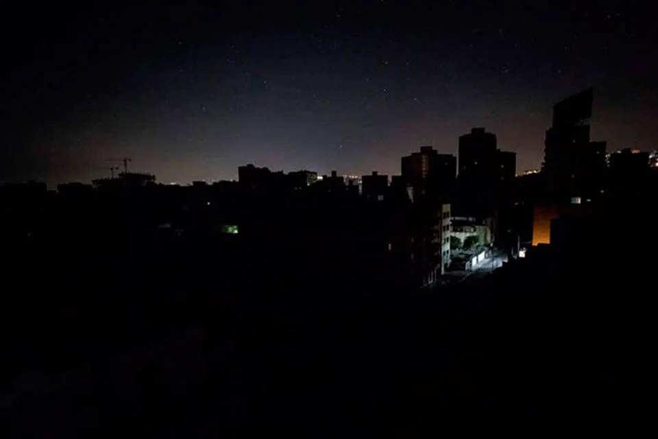 Protestas por cortes de luz se acrecientan en cuatro estados del país