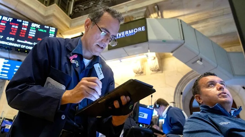 ASX set to rise ahead of inflation numbers; Woolies gains on Ooshies craze