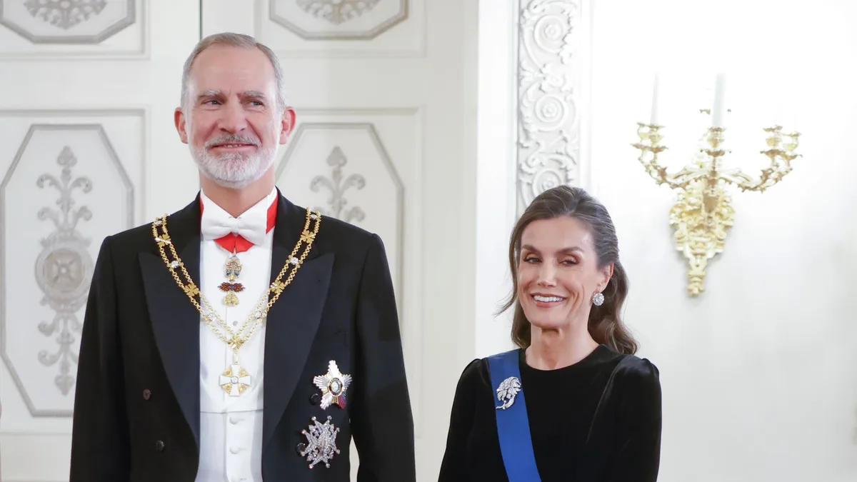 El divertido momento en que Felipe VI se anima a hablar finés en la cena de gala en Finlandia: la reacción de la reina Letizia