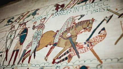 La tapisserie de Bayeux sera exposée inclinée à son retour en France, comme prévu par son musée