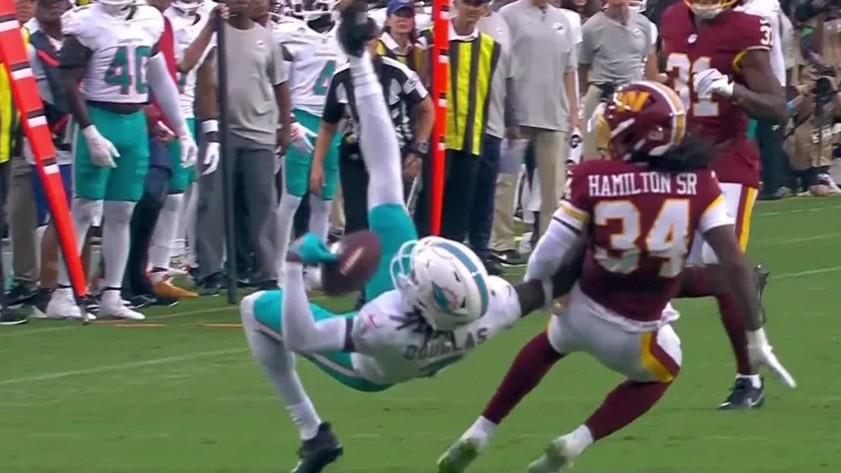 Dolphins rookie Douglas comes down with ridiculous one-handed snag