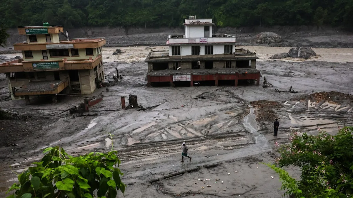 „Neue Gefahr durch Schlammdämme“ – Heftiger Regen behindert die Rettungskräfte in Nepal
