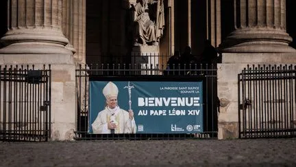 "Je ne pensais pas qu'il y aurait autant de monde, c'est génial !" : à Paris, les bénévoles se bousculent pour participer à la visite du pape Léon XIV