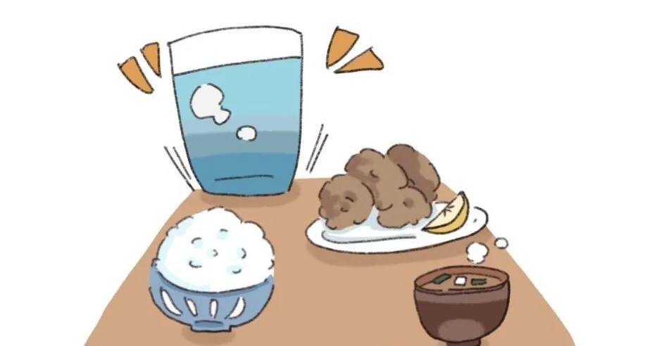 「食事中に水を飲むと食べ過ぎない」、実はウソ？ 食べる量を左右していたのは…… 米研究者が検証