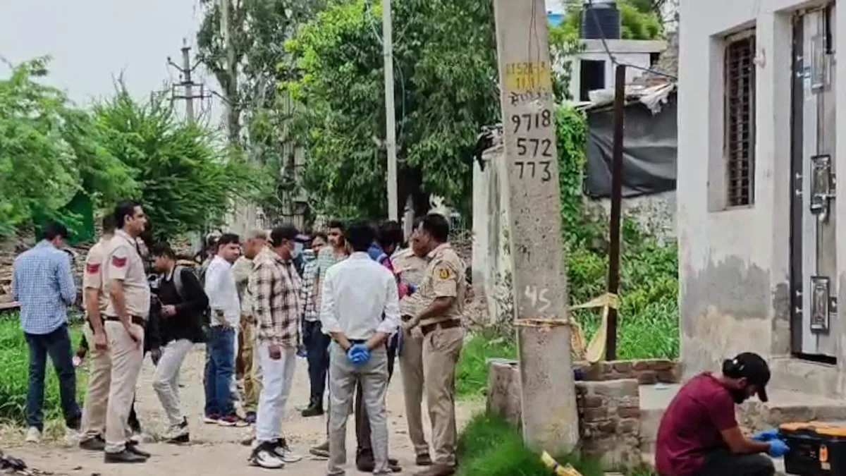 Bengal Man Stabs Wife During Fight, Then Consumes Pesticide And Surrenders