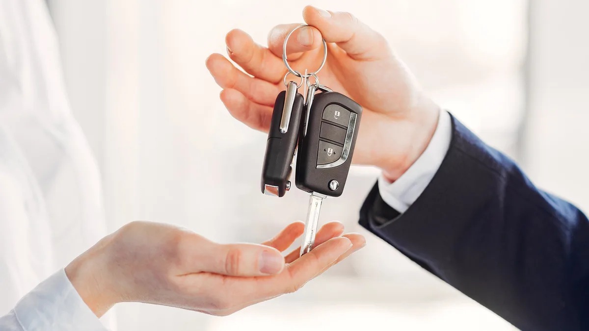 Paso a paso y peso por peso: cómo se compra un auto nuevo con adjudicación pactada por un plan de ahorro