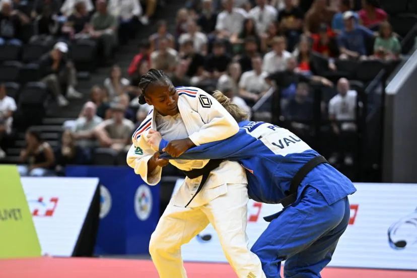 Battue en demi-finales, Clarisse Agbégnénou combattra pour le bronze au Grand Chelem de Lausanne