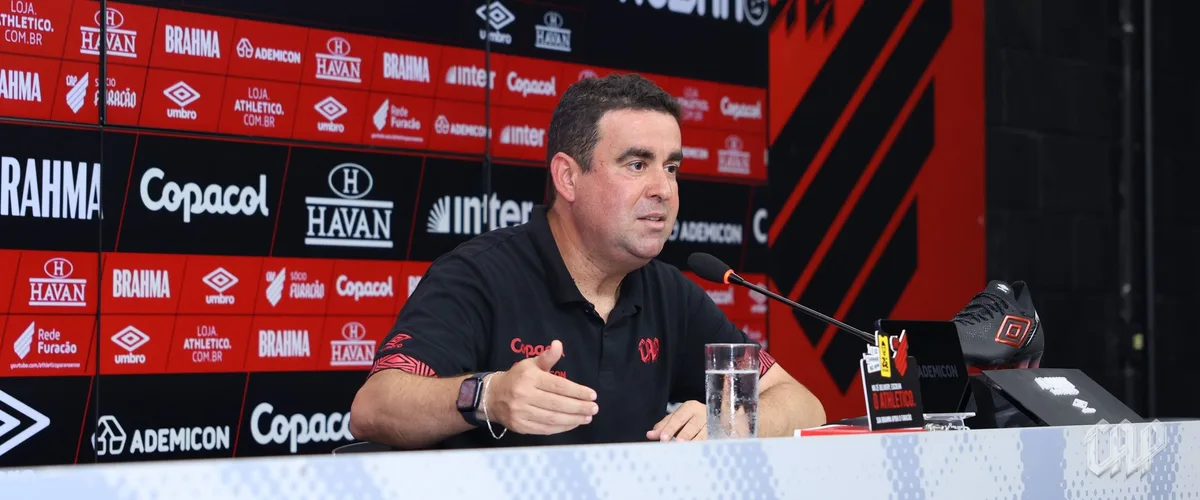 Auxiliar se rende à atuação do Athletico em goleada no Brasileirão: "Espetacular"