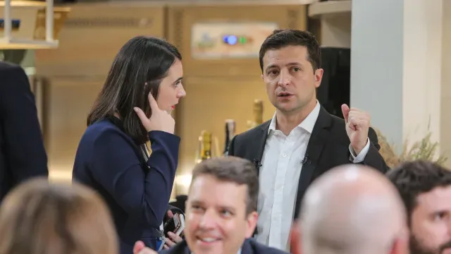 Ex-assessora de Zelensky tinha painel com a AfD: Foi "barrada". Perceba
