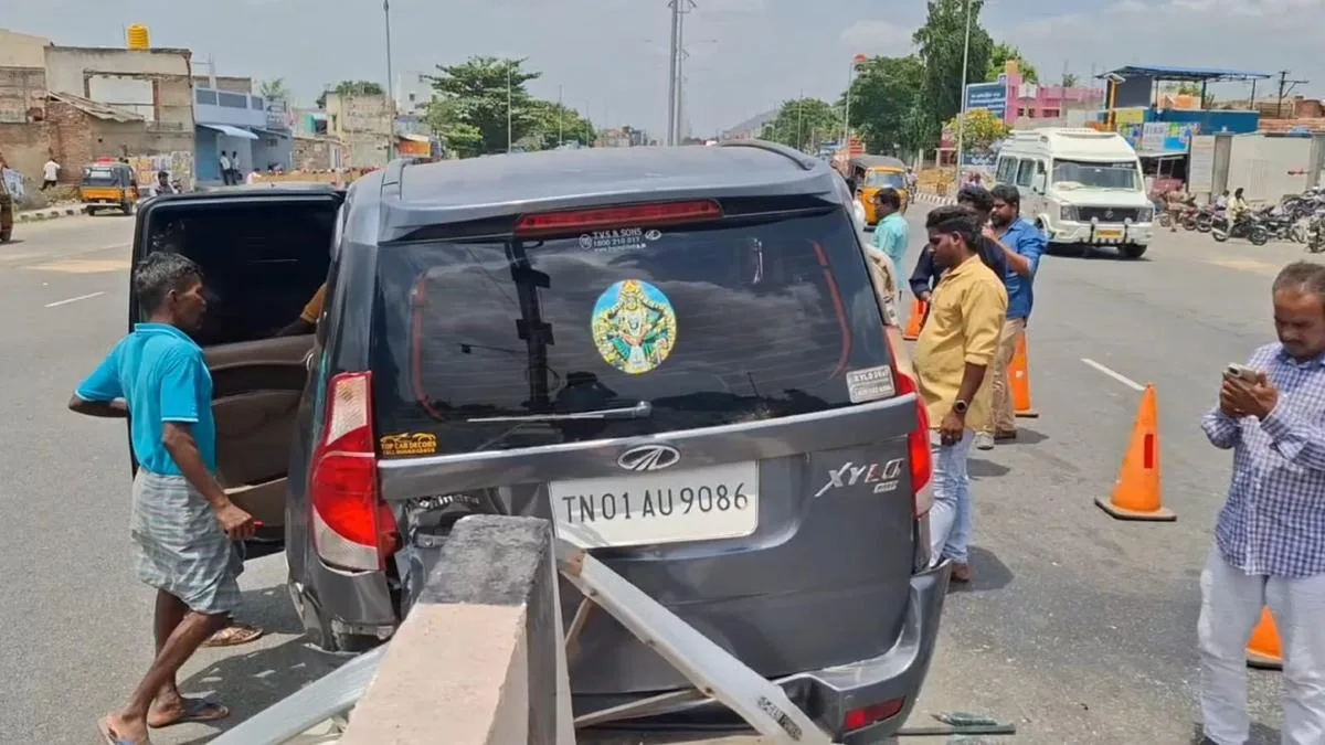 Five persons injured near Ambur