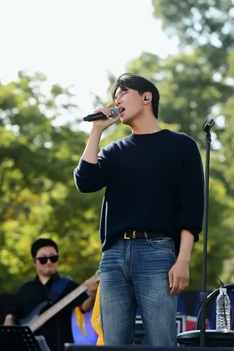 김남길, 첫 페스티벌 무대…30분간 5곡 열창