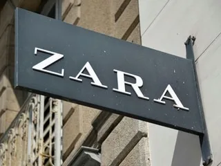 Déguisés en policiers, ils s’emparent d’un camion de vêtements Zara en Espagne, près d’un million d’euros de préjudice